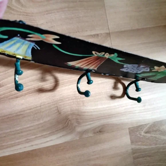3 Metal Hooks Wall Mounted Rack Hand Painted Skirt Flower Garden Hanger Keys Hat - Picture 5 of 8